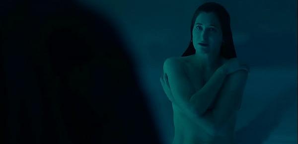  Kathryn Hahn full frontal skinny-dip in Mrs. Fletcher S01E02 1080p